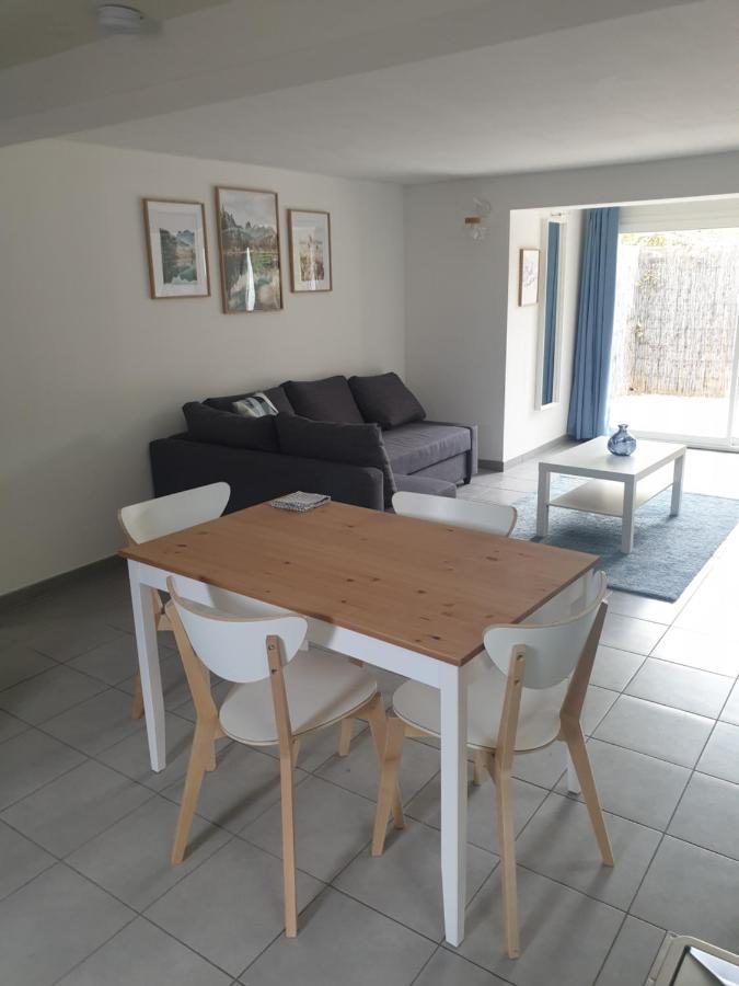Logement Prive, Spacieux Et Moderne, Situe Entre Le Luberon, La Cote Marseillaise, La Provence Et Ses Richesses. Pertuis Exterior photo