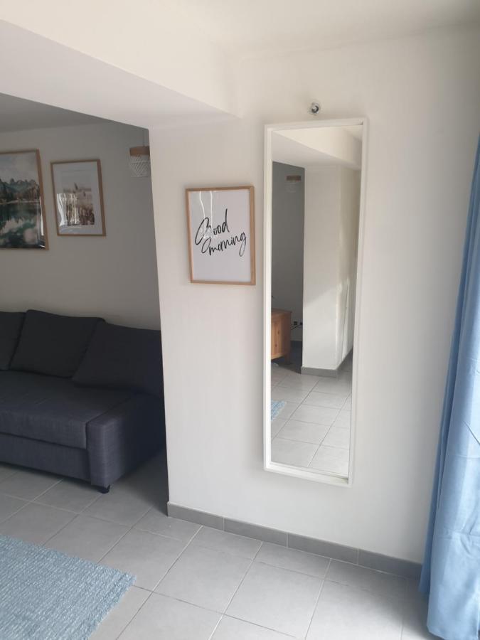 Logement Prive, Spacieux Et Moderne, Situe Entre Le Luberon, La Cote Marseillaise, La Provence Et Ses Richesses. Pertuis Exterior photo