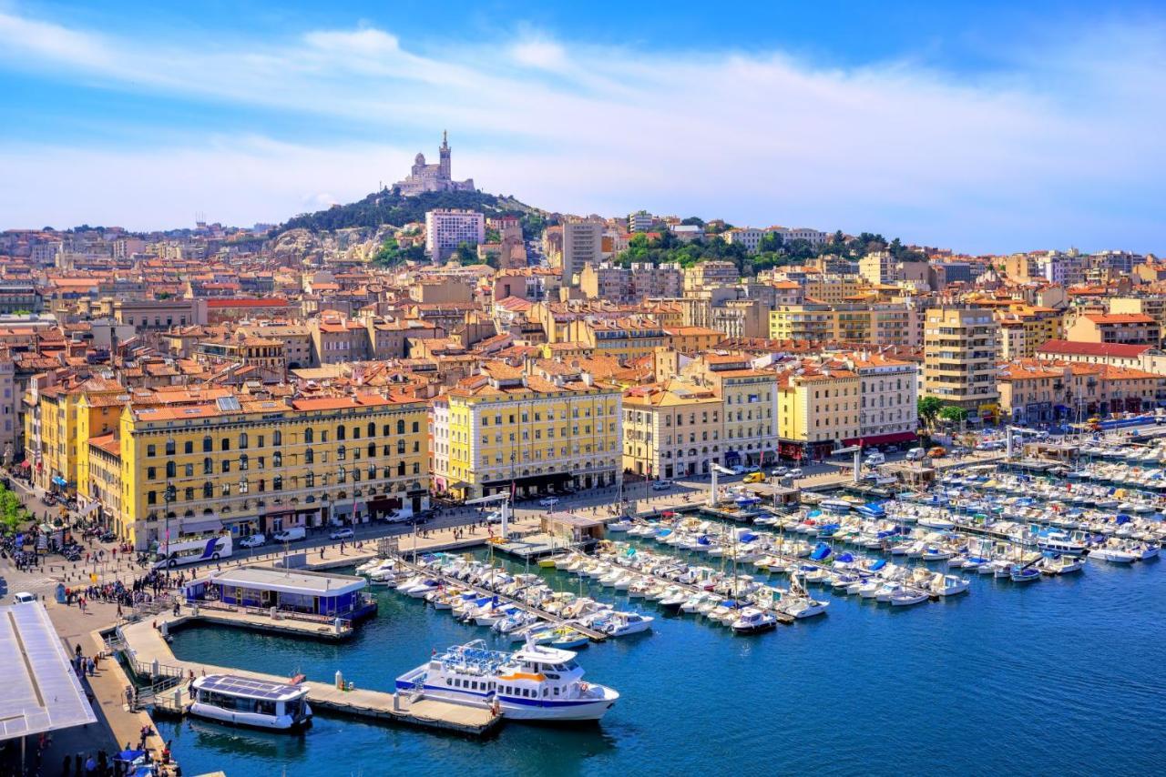 Logement Prive, Spacieux Et Moderne, Situe Entre Le Luberon, La Cote Marseillaise, La Provence Et Ses Richesses. Pertuis Exterior photo